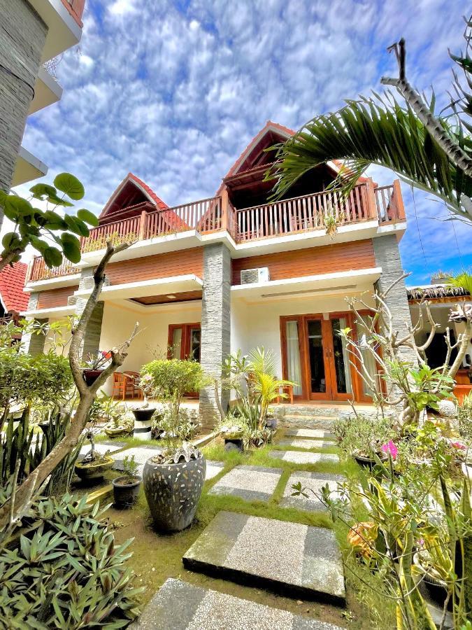 Ayu Laba Beach Villa And Resto Batununggul Buitenkant foto