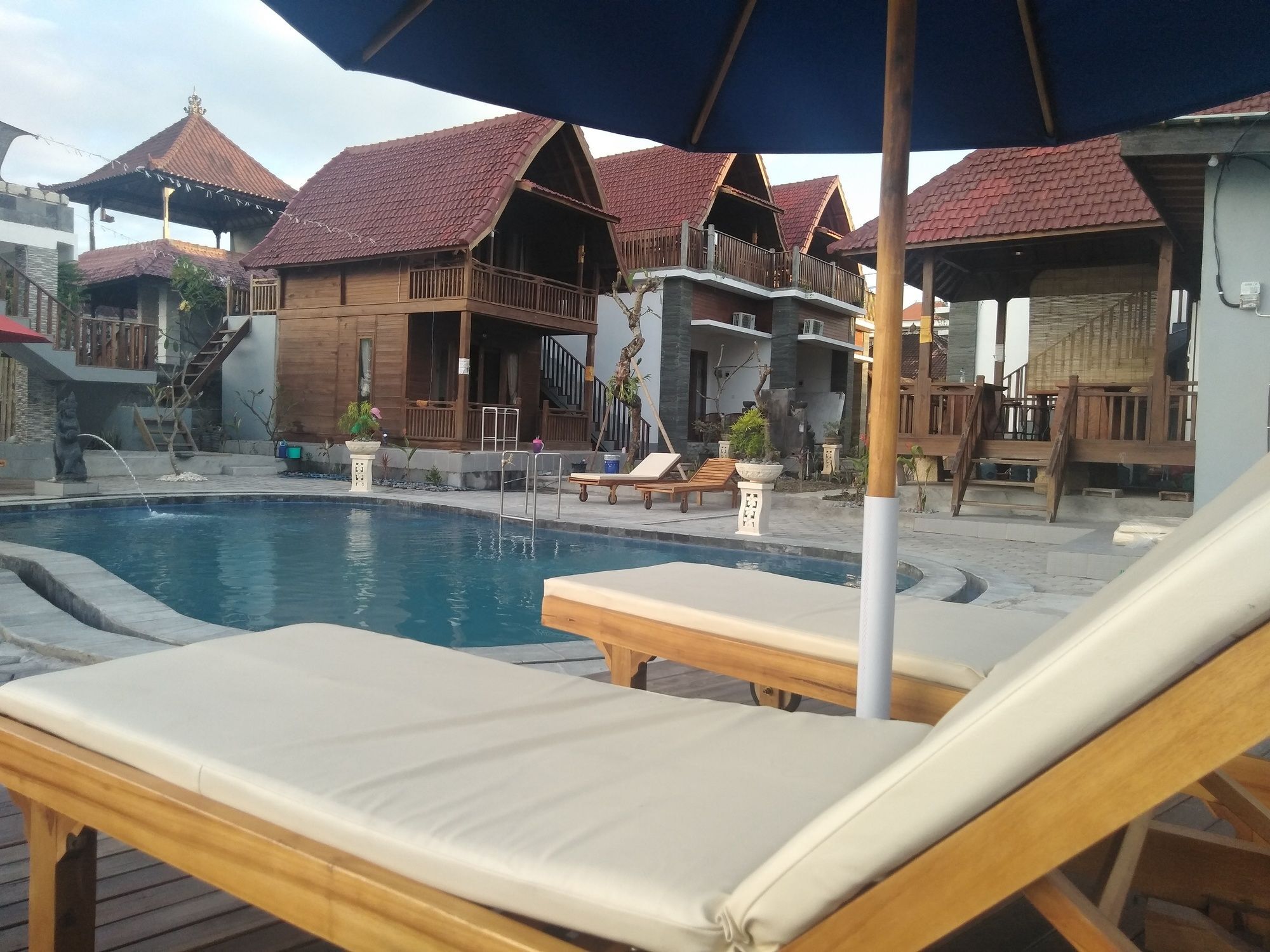 Ayu Laba Beach Villa And Resto Batununggul Buitenkant foto